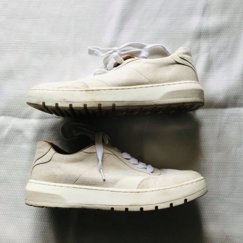 Vionic White Sneakers‎